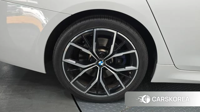 BMW 5 Series (G30) id 4792999 из Кореи 26