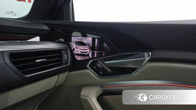 Audi e-Tron id 4444999 из Кореи 26