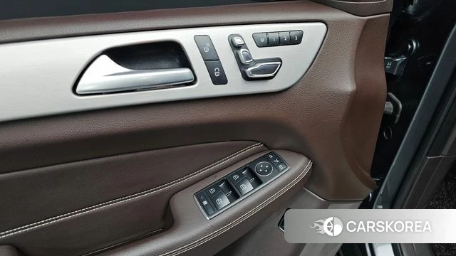 Mercedes-Benz GLE - Class W166 id 4384801 из Кореи 26