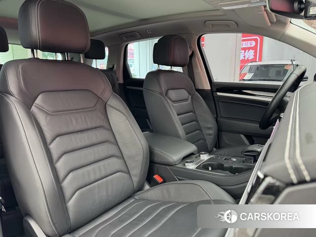 Volkswagen Touareg id 4297639 из Китая 26
