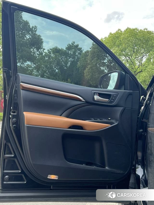 Toyota Highlander id 4320885 из Китая 26