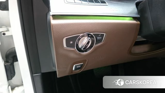 Mercedes-Benz E-Class W213 id 4781216 из Кореи 25