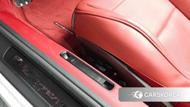 Porsche 911(992) id 4533292 из Кореи 26