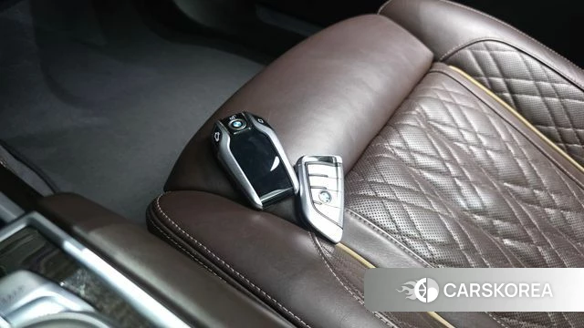 BMW 7 Series (G11) id 4496452 из Кореи 26