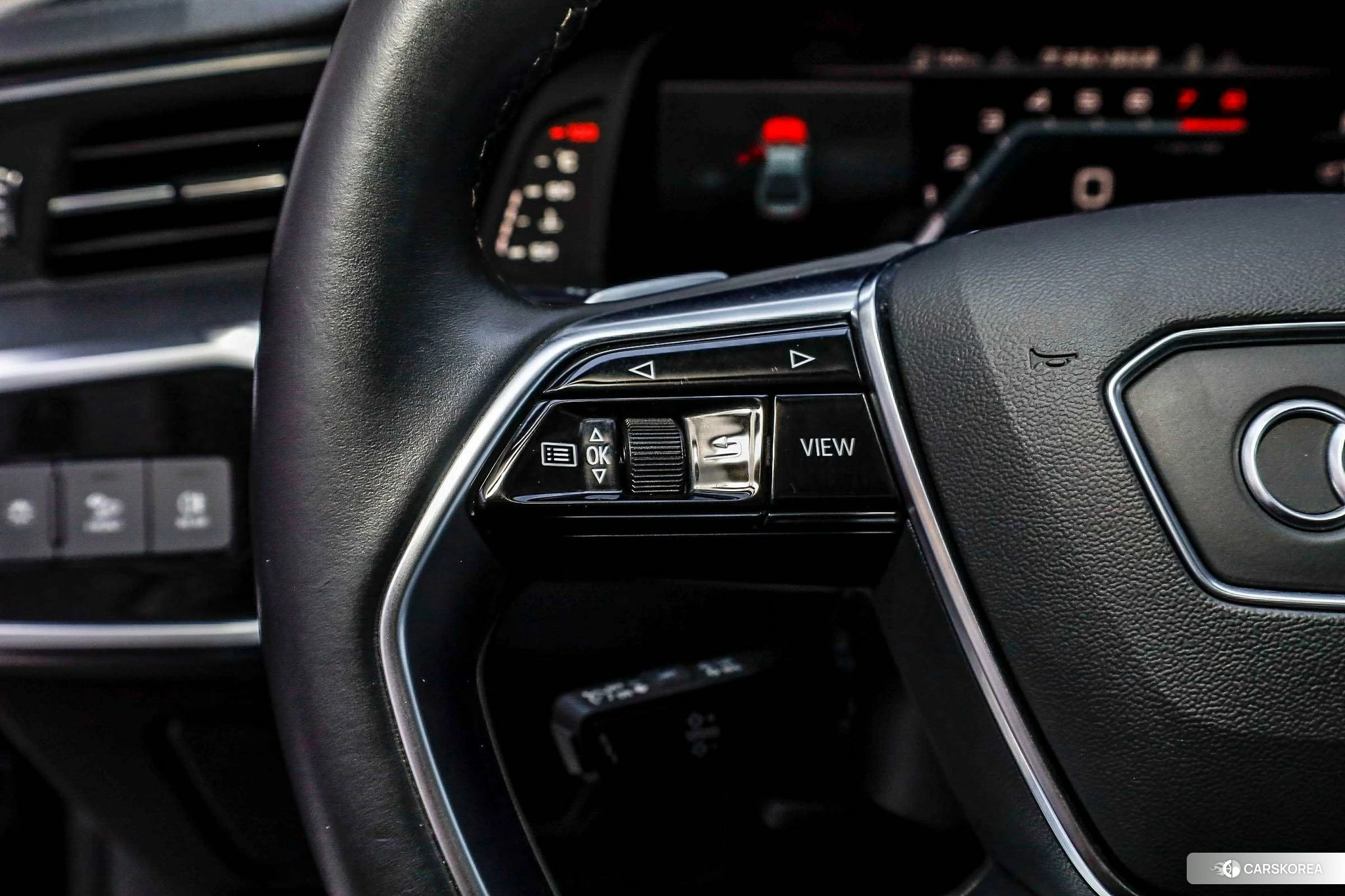 Audi A7L id 4467994 из Китая 26