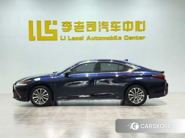 Lexus ES id 4314267 из Китая 26