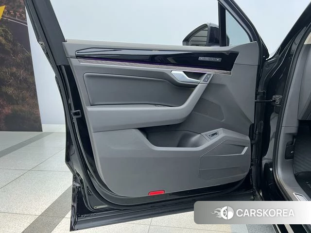 Volkswagen Touareg id 4297802 из Китая 26
