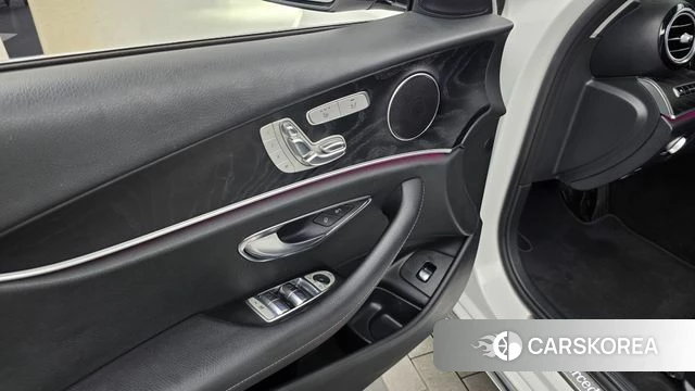 Mercedes-Benz E-Class W213 id 4642799 из Кореи 26