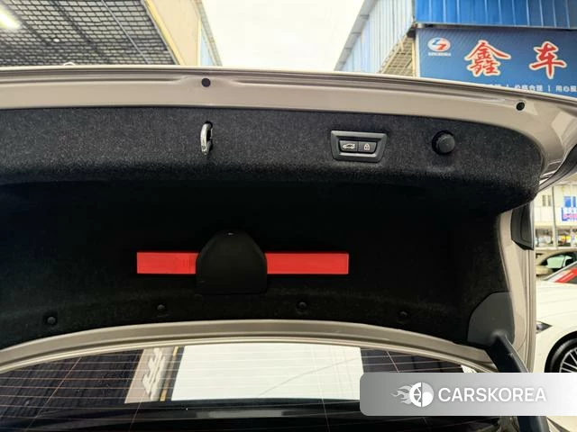 BMW 5 series PHEV id 4213373 из Китая 26