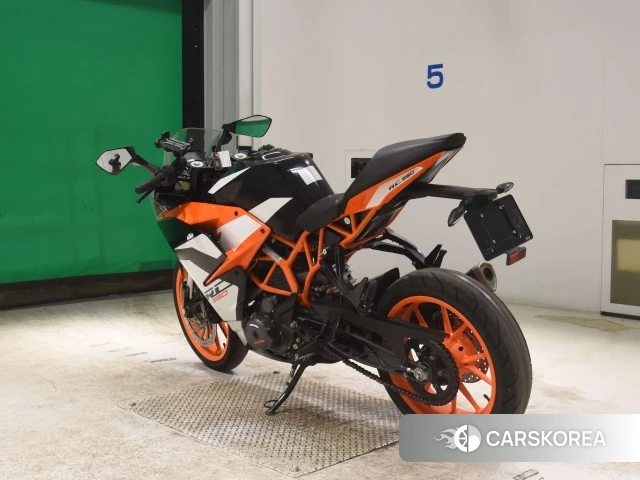 Проданный KTM RC 390 id 4199509 из Японии, фото 9