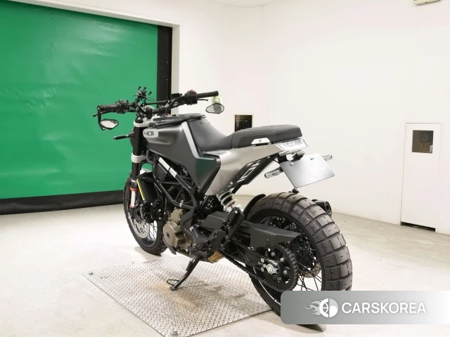 Husqvarna SVARTPILEN 401 id 3939697 из Японии 26