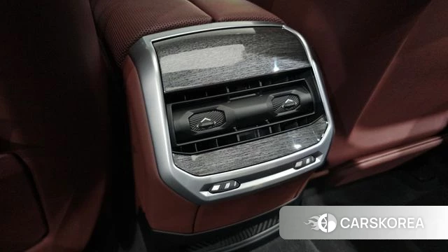 BMW 7 Series (G70) id 4223159 из Кореи 26