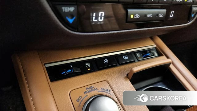 Lexus New ES300h id 4339801 из Кореи 26