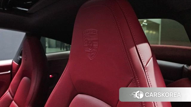 Porsche 911(992) id 4243657 из Кореи 26