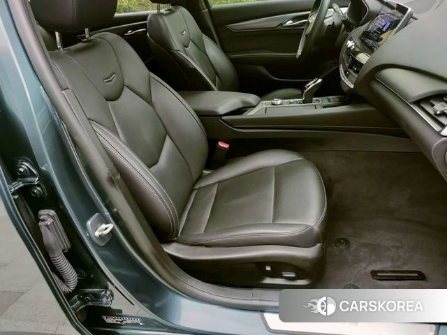 Cadillac CT5 id 3857937 из Китая 26