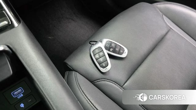 Hyundai The New Grandeur IG Hybrid id 4768843 из Кореи 26
