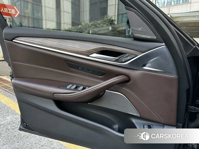 BMW 5 series id 4254556 из Китая 26