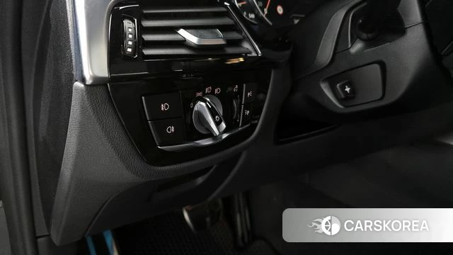 BMW 5 Series (G30) id 4246236 из Кореи 26