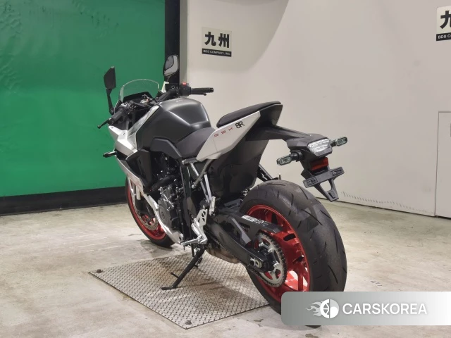 Suzuki GSX-8R id 3947461 из Японии 26