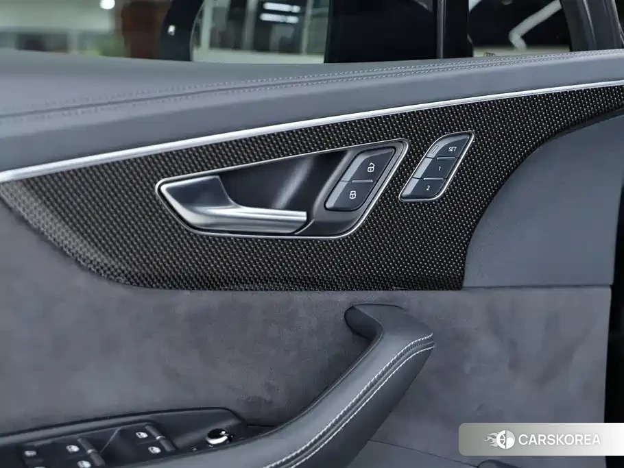 Audi SQ7 id 4600832 из Китая 26