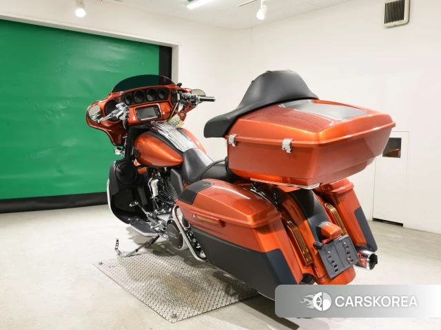 Harley-Davidson Street Glide FLHXSE1920 CVO id 3947960 из Японии 26