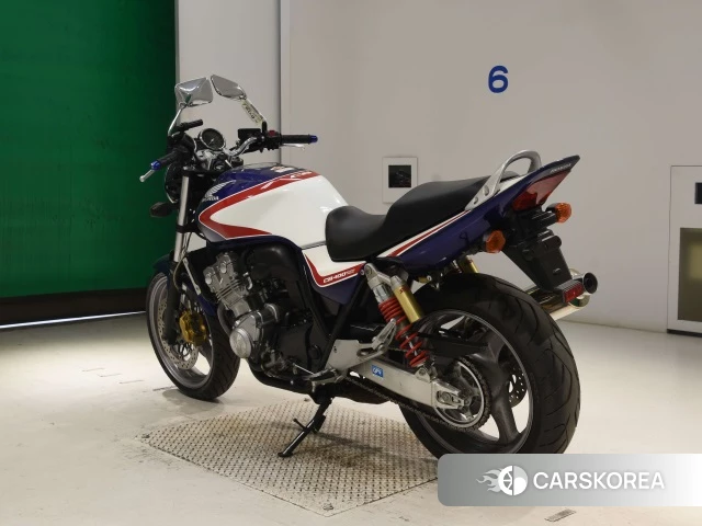 Проданный Honda CB400SF id 4199313 из Японии, фото 26