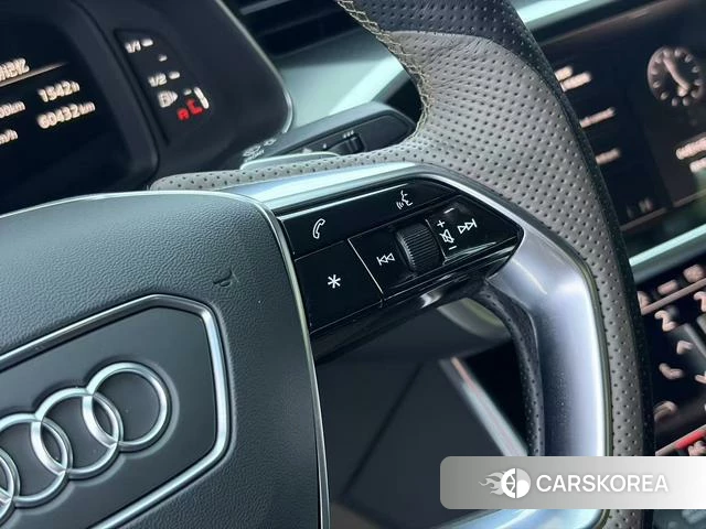 Audi A7L id 4333852 из Китая 26