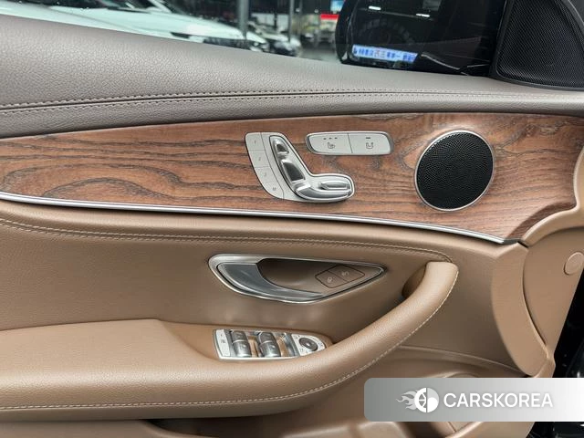 Mercedes-Benz E-class id 4290621 из Китая 26