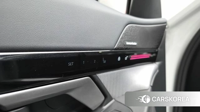 BMW 5 Series (G60) id 4853846 из Кореи 26