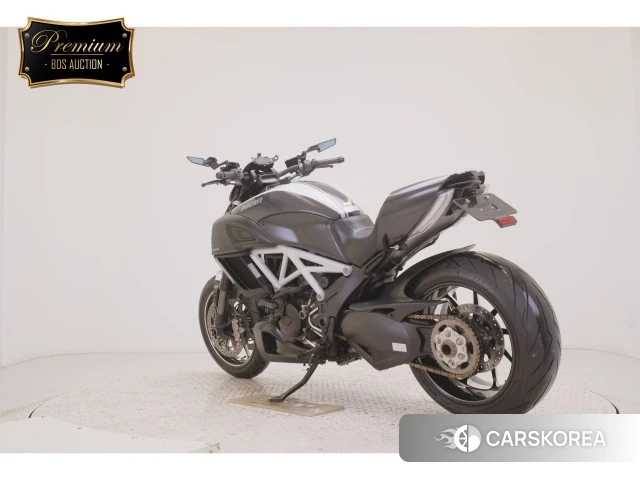 Ducati DIAVEL CARBON id 4229278 из Японии 26