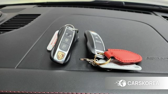 Porsche 911(992) id 4562697 из Кореи 26