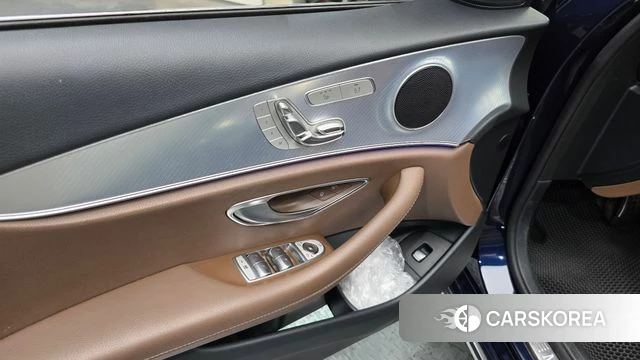 Mercedes-Benz E-Class W213 id 4637774 из Кореи 26