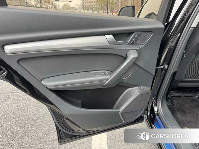 Audi Q5L id 4275516 из Китая 26