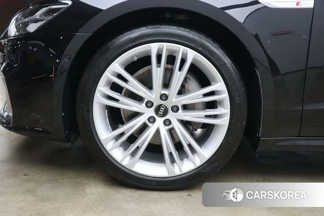Audi A7L id 4334954 из Китая 26
