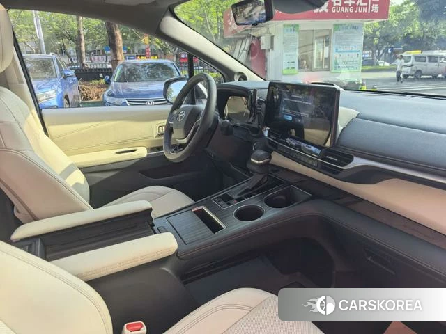 Toyota Saina id 4263624 из Китая 26