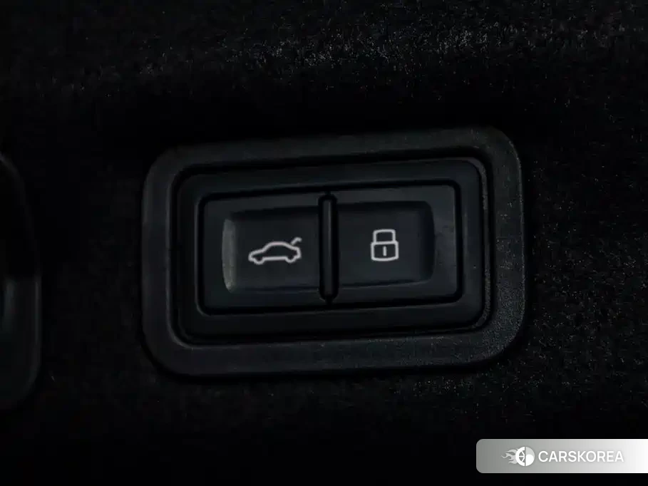 Audi A7L id 4570596 из Китая 26