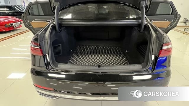 Audi A8 id 4259413 из Китая 26