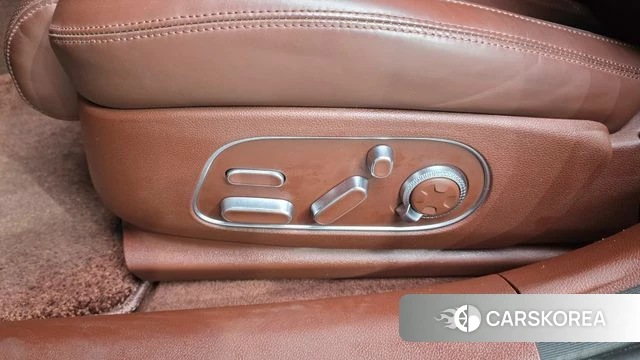 Genesis G90 (RS4) id 4792629 из Кореи 26