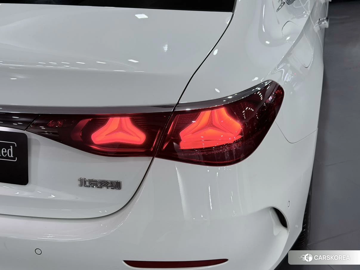 Mercedes-Benz E-class id 4487342 из Китая 26