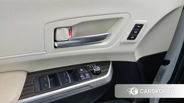 Toyota Sienna 4th Generation id 4342589 из Кореи 26