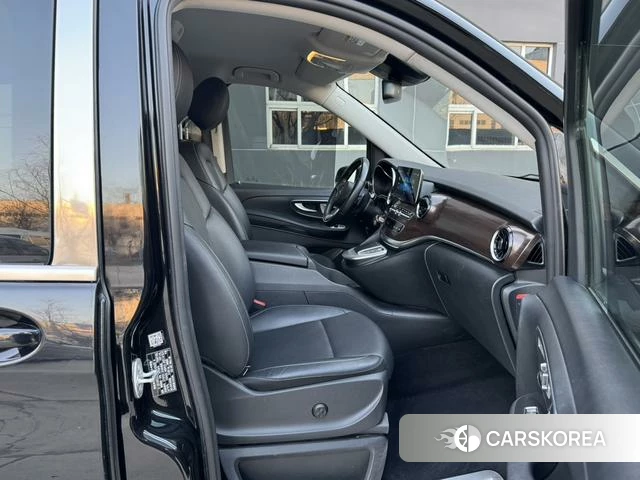 Mercedes-Benz V-class id 4264837 из Китая 26