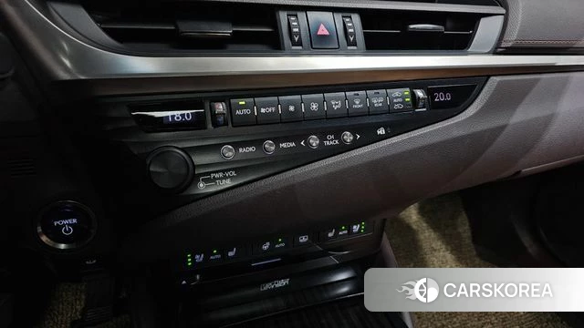 Lexus ES300h 7th generation id 4402947 из Кореи 26