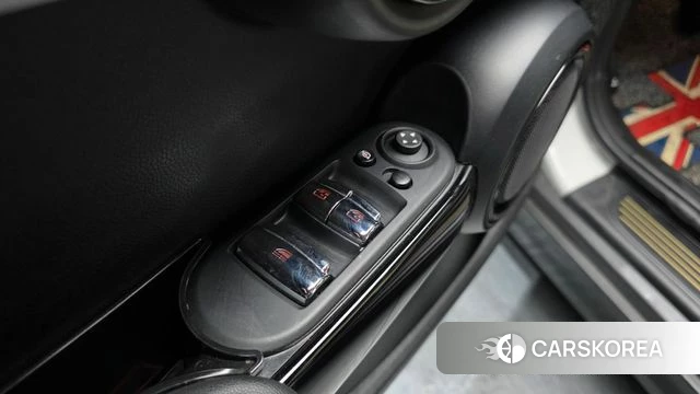 Mini Cooper S Convertible id 4739983 из Кореи 26