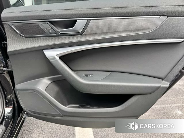 Audi A6L id 4259550 из Китая 26