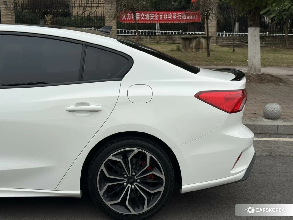 Ford Fox id 4421160 из Китая 26