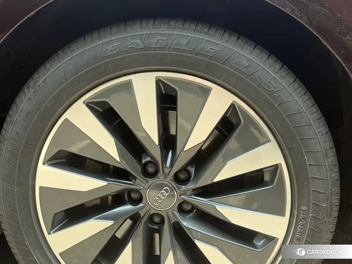 Audi A6L id 4546666 из Китая 26