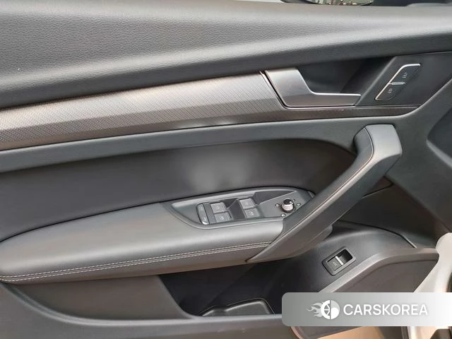 Audi Q5L id 4261431 из Китая 26
