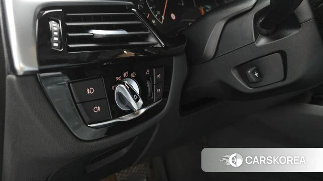 BMW 5 Series (G30) id 4595564 из Кореи 27