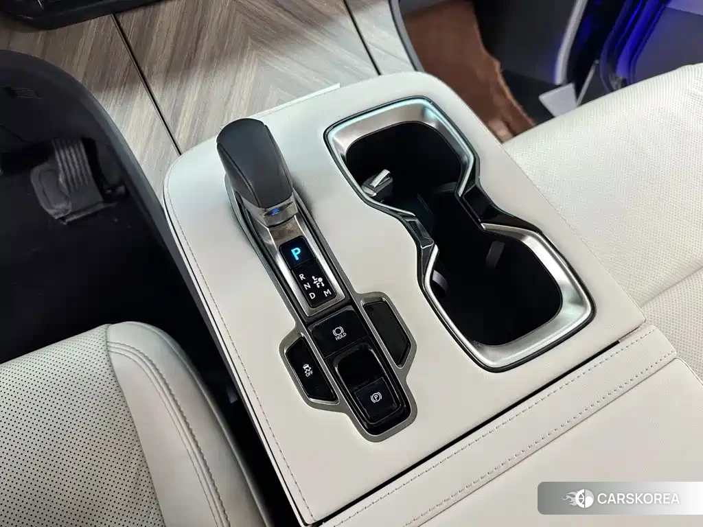 Lexus LM id 4654456 из Китая 27