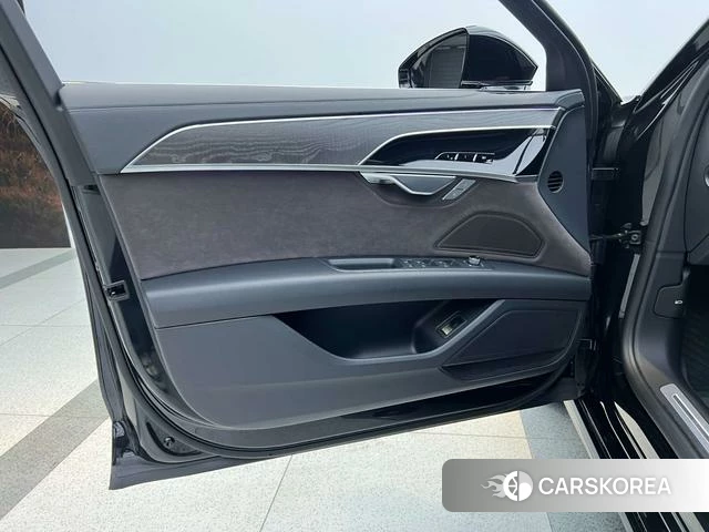 Audi A8 id 4208982 из Китая 27